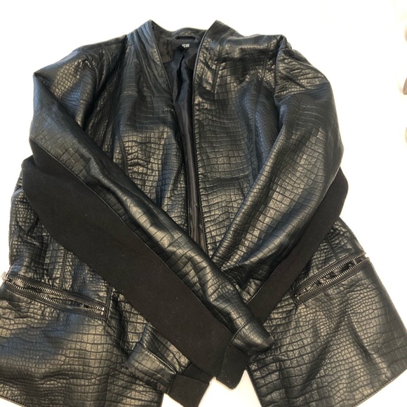 Leather jacket - Picture 1 of 2